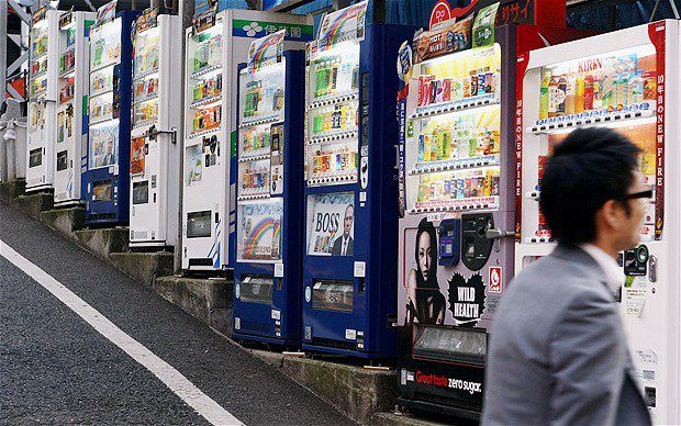 Máy bán hàng trên đường phố Nhật Bản